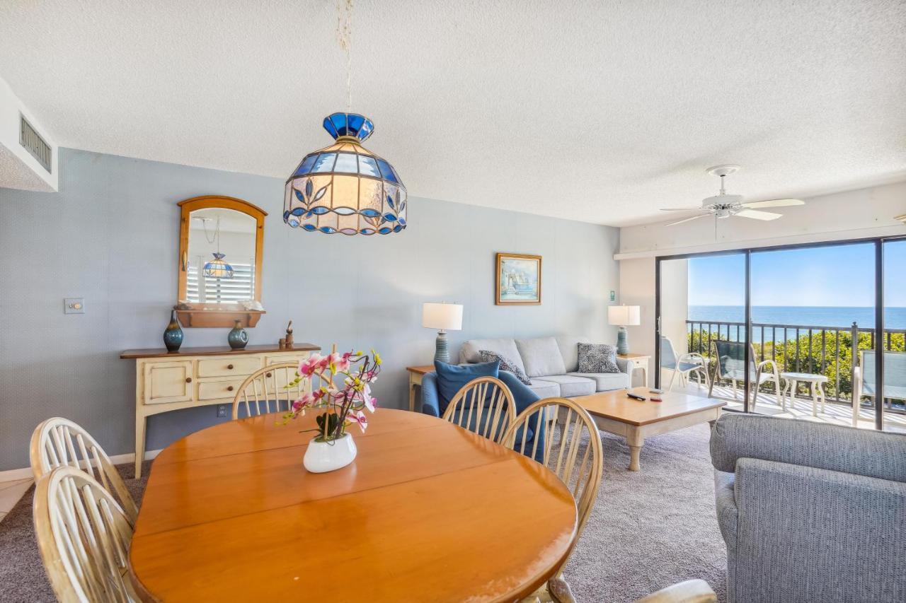 Land's End 10-305 Front Holiday home