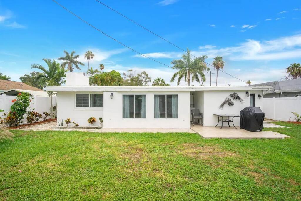 Premium And Charming Fully Equipped House Holiday home St. Pete Beach