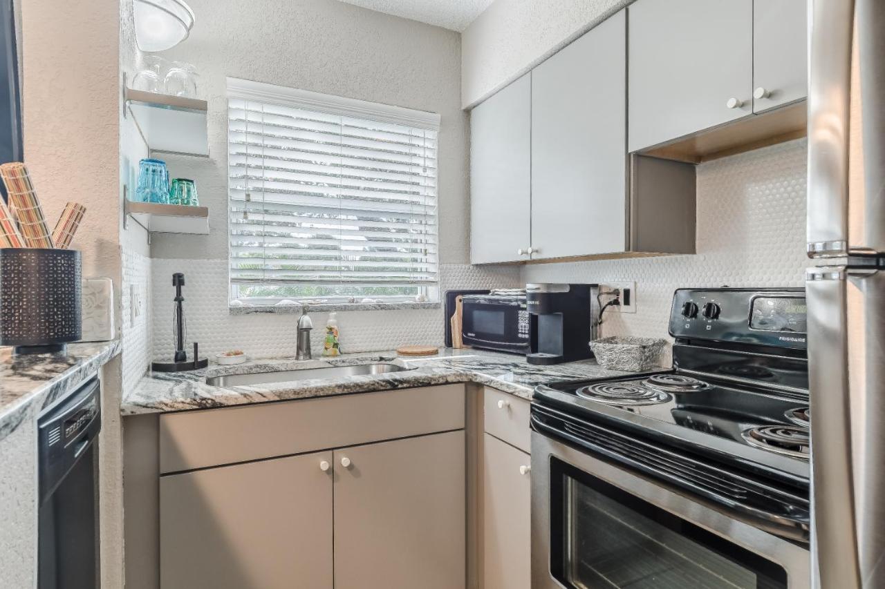 Treasure Island Walking Distance To White St. Pete Beach