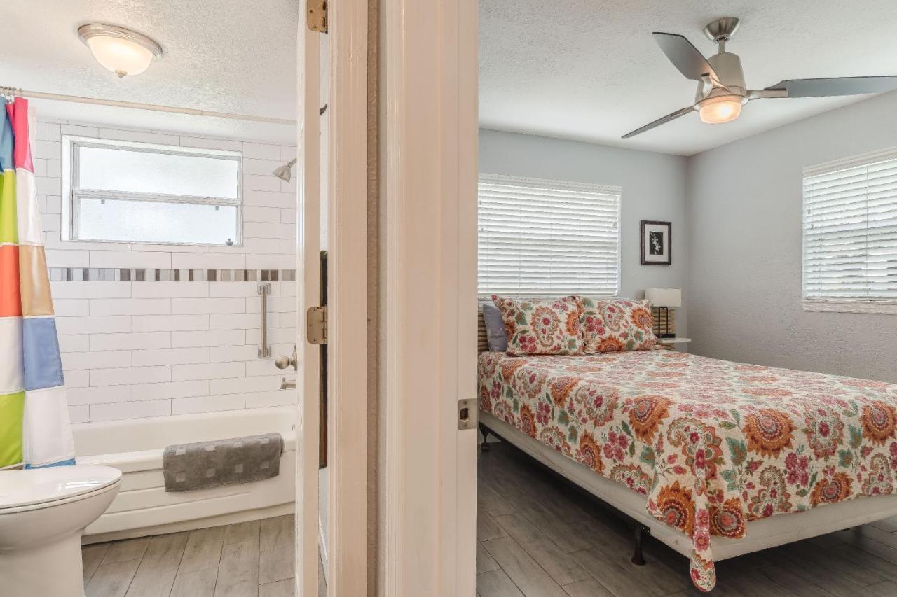 Apartment Treasure Island Walking Distance To White *