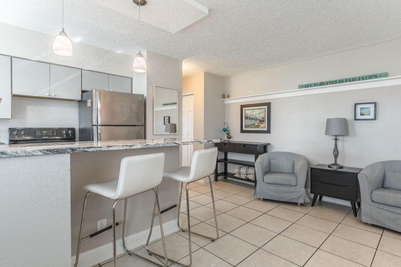 Apartment Treasure Island Walking Distance To White