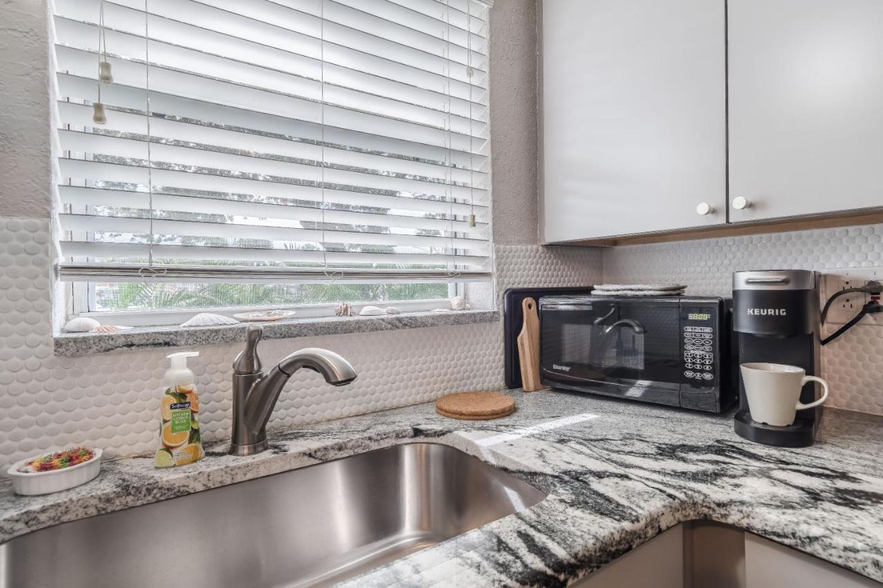 Treasure Island Walking Distance To White Apartment St. Pete Beach