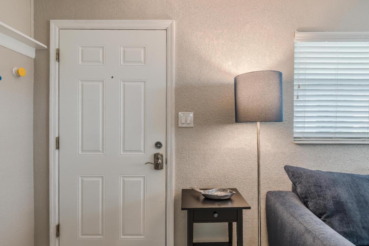 Apartment Treasure Island Walking Distance To White