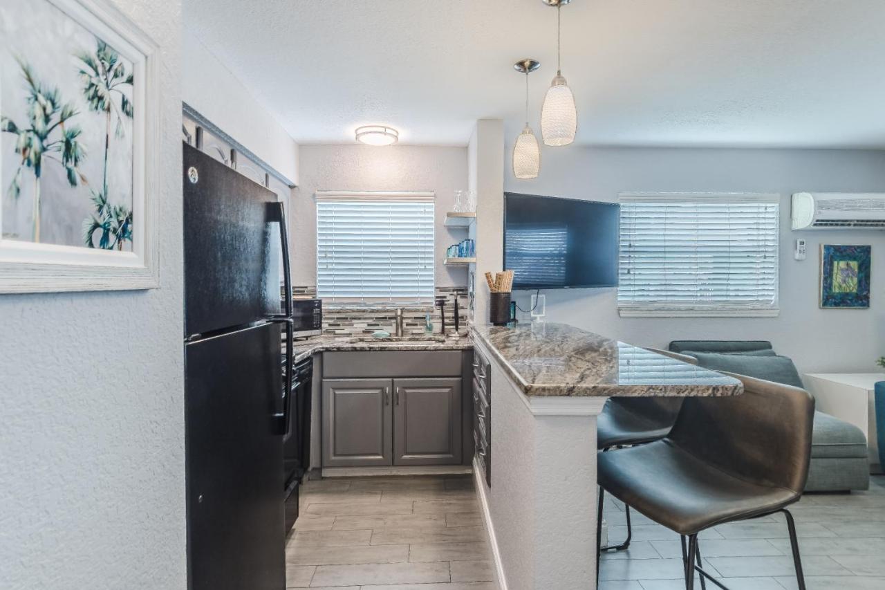 Treasure Island Walking Distance To White St. Pete Beach