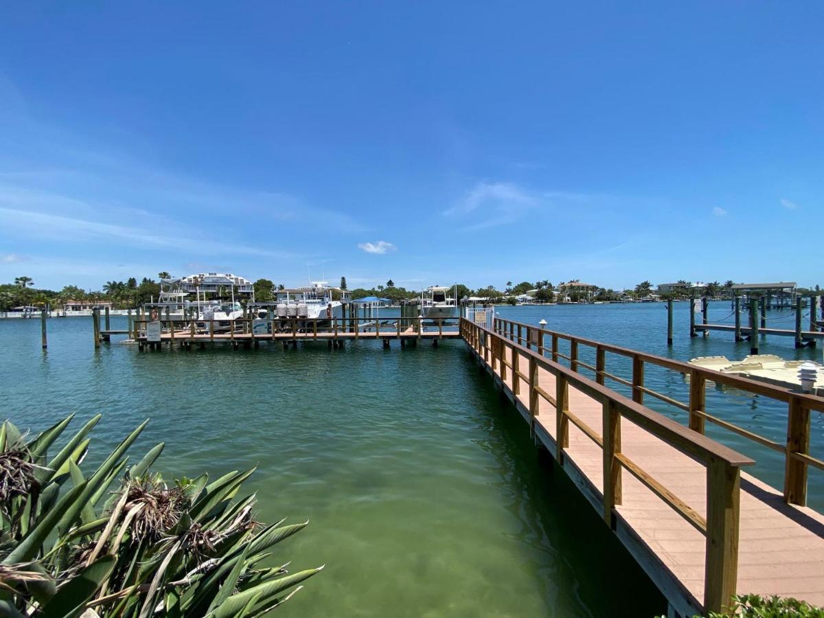 St Pete Penthouse & Intercoastal Views * St. Pete Beach