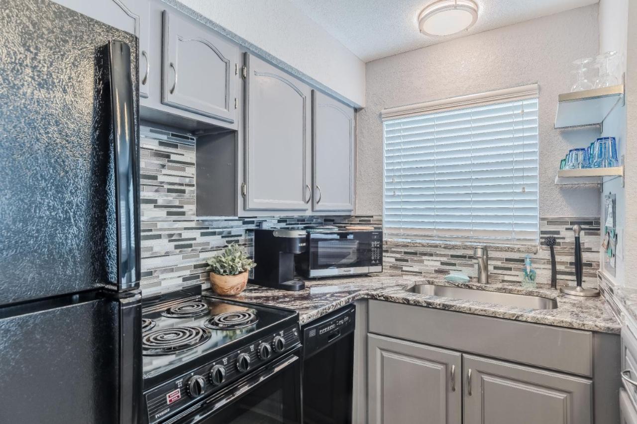 Apartment Treasure Island Walking Distance To White