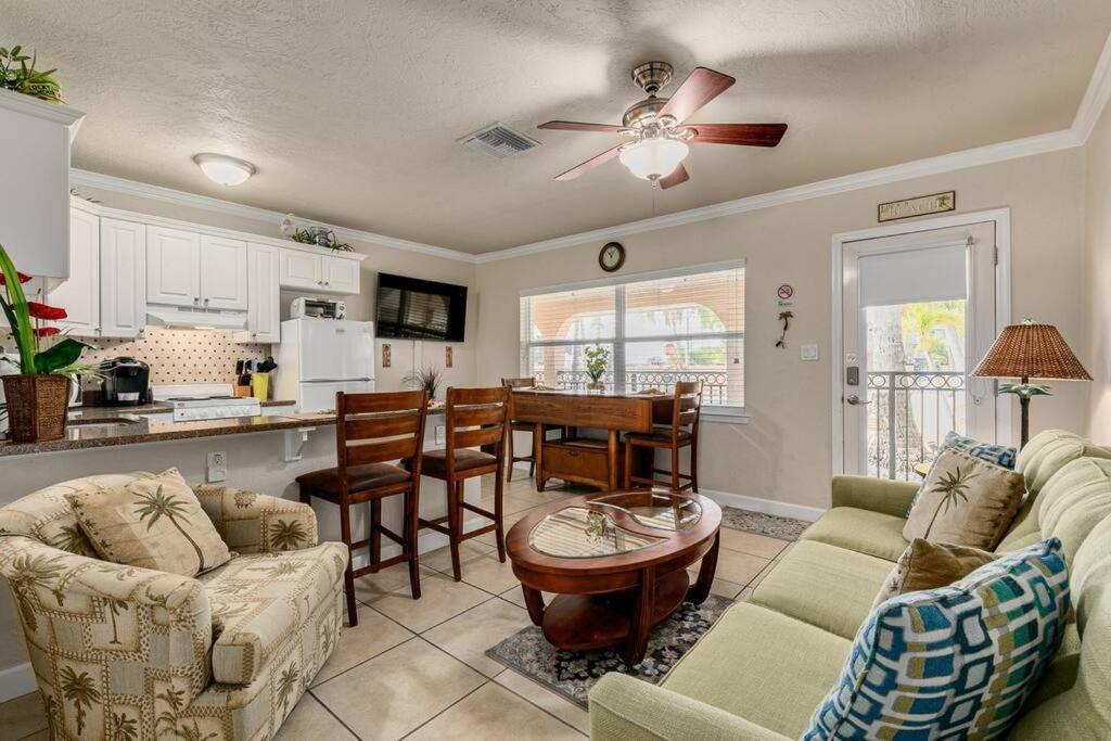 Walk To The And Restaurants! - Coconut Villa's 2 Apartment St. Pete Beach