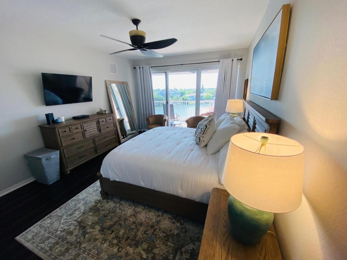 St Pete Penthouse & Intercoastal Views *