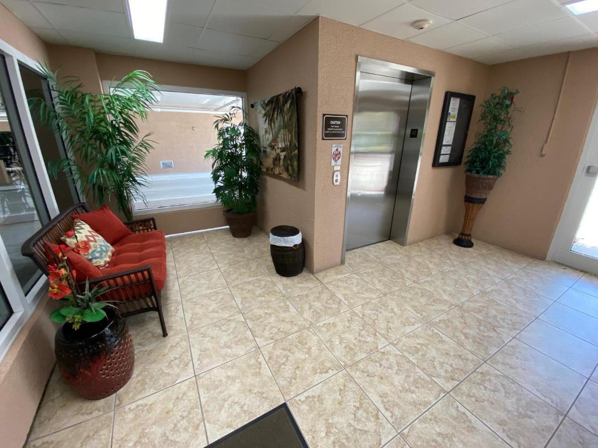 St Pete Penthouse & Intercoastal Views * St. Pete Beach