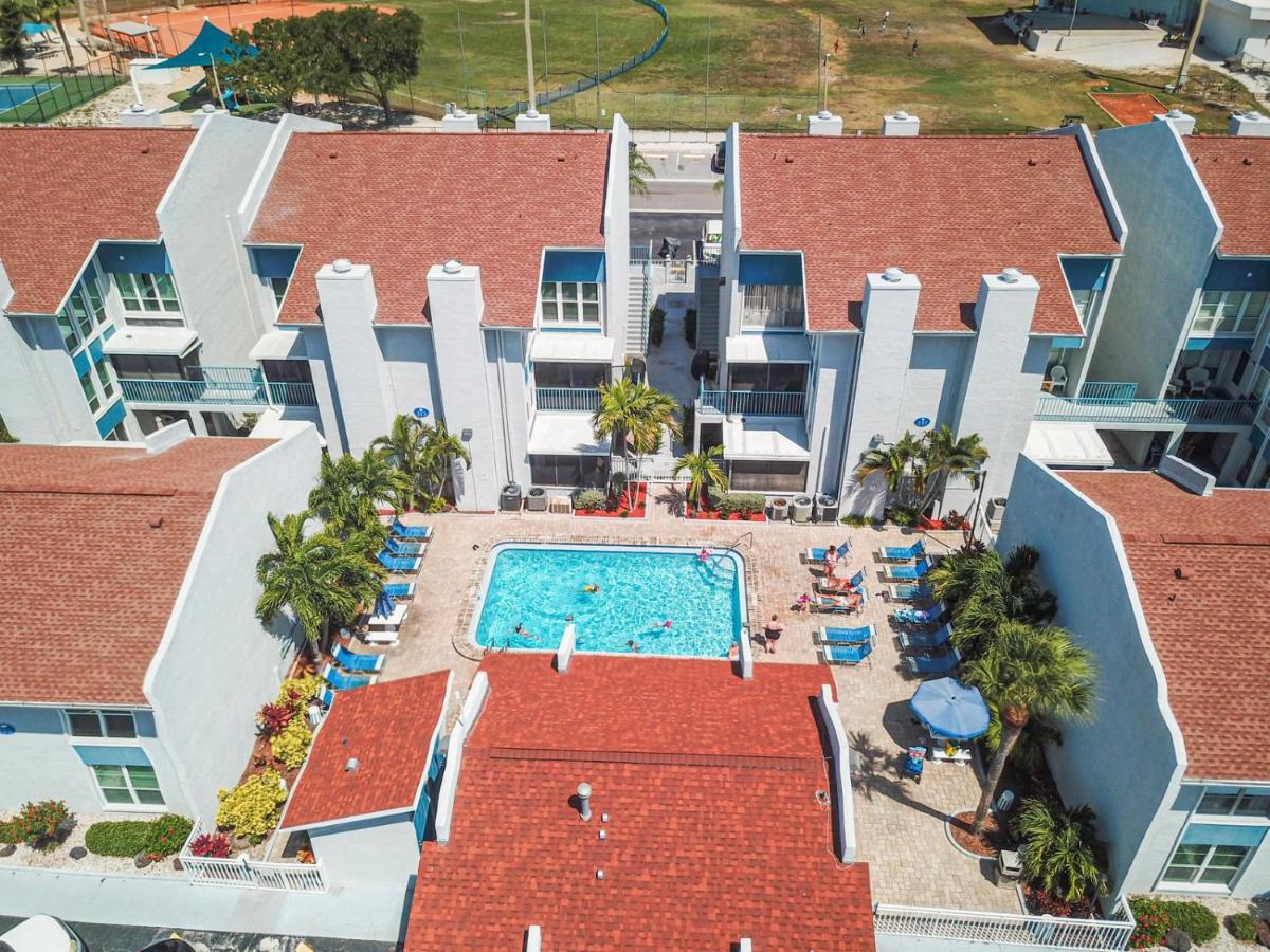 261 G Madeira Yacht Club *