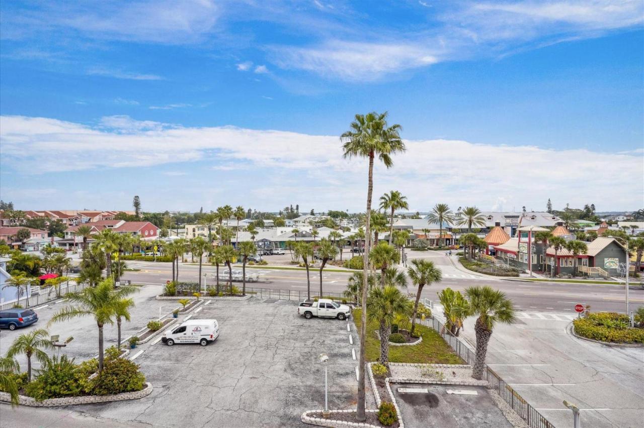 Madeira Norte 304 Holiday home St. Pete Beach