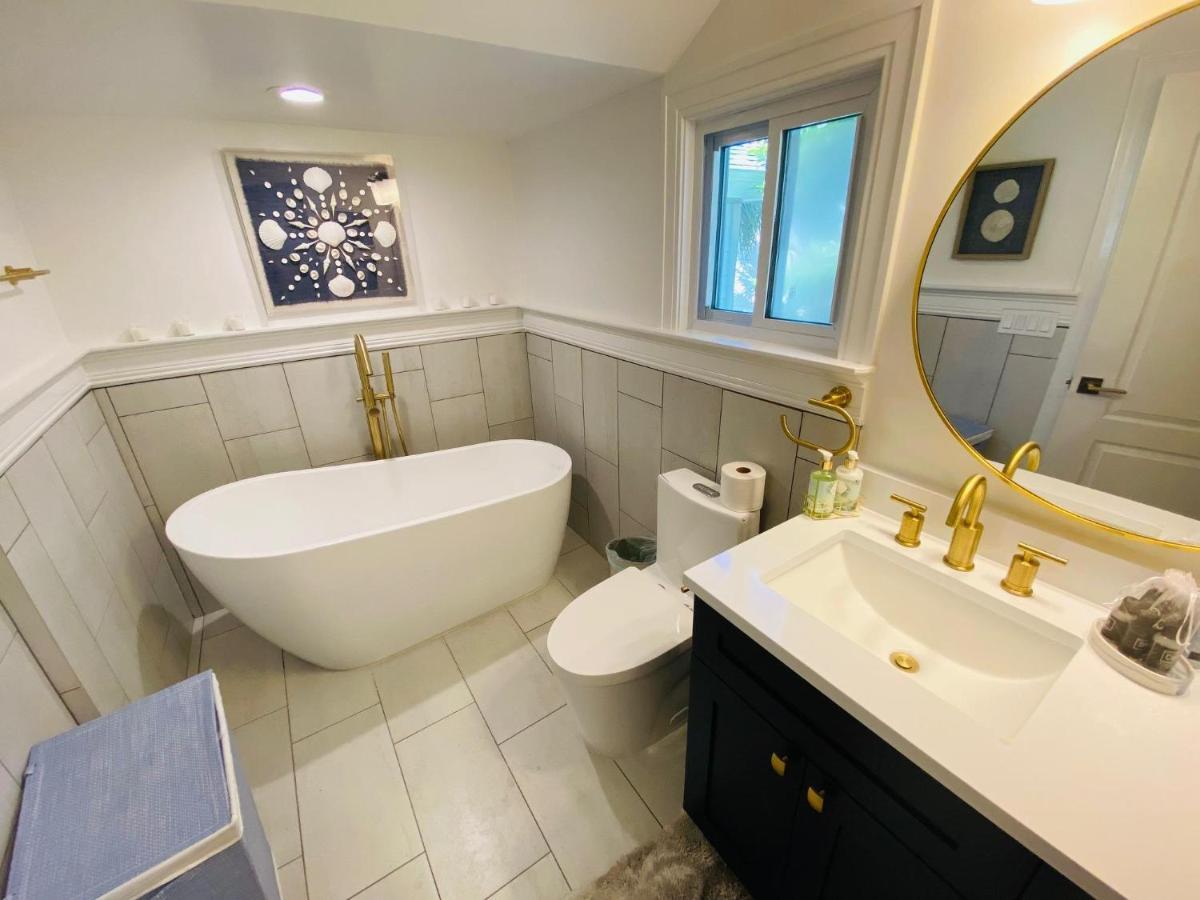 Pass-a-grille Luxury Pool Sleeps 10 Holiday home St. Pete Beach