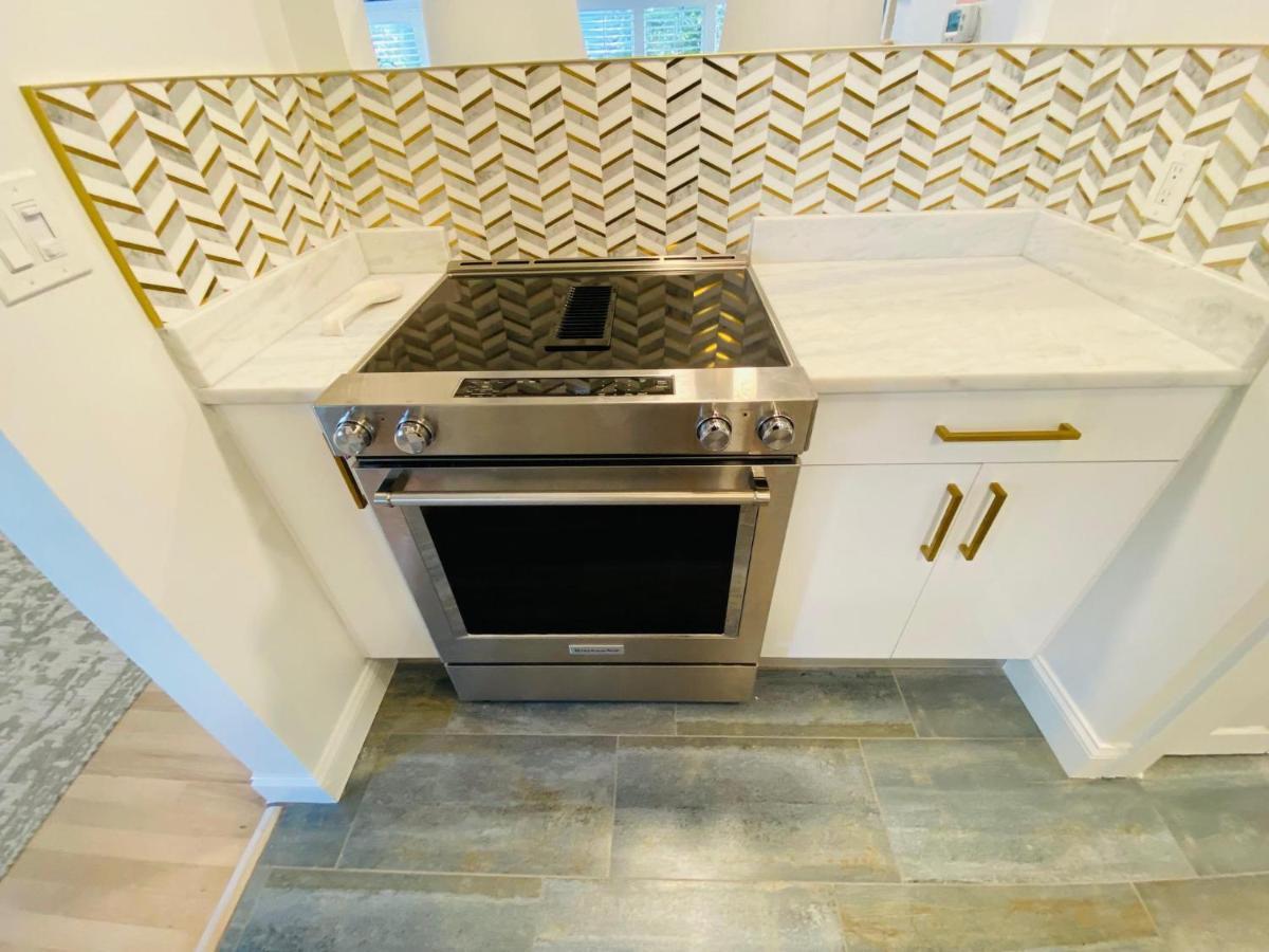 Pass-a-grille Luxury Pool Sleeps 10 Holiday home St. Pete Beach