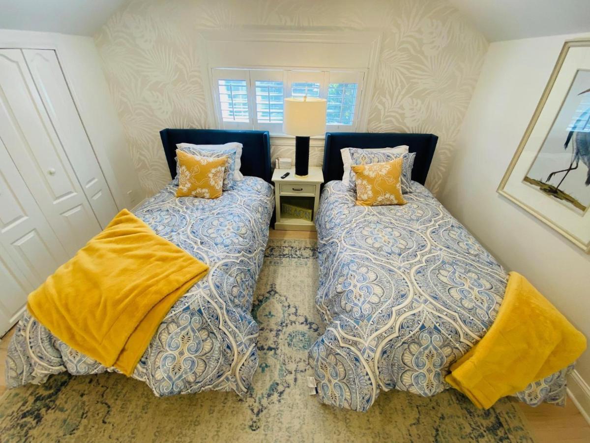Pass-a-grille Luxury Pool Sleeps 10 Holiday home St. Pete Beach