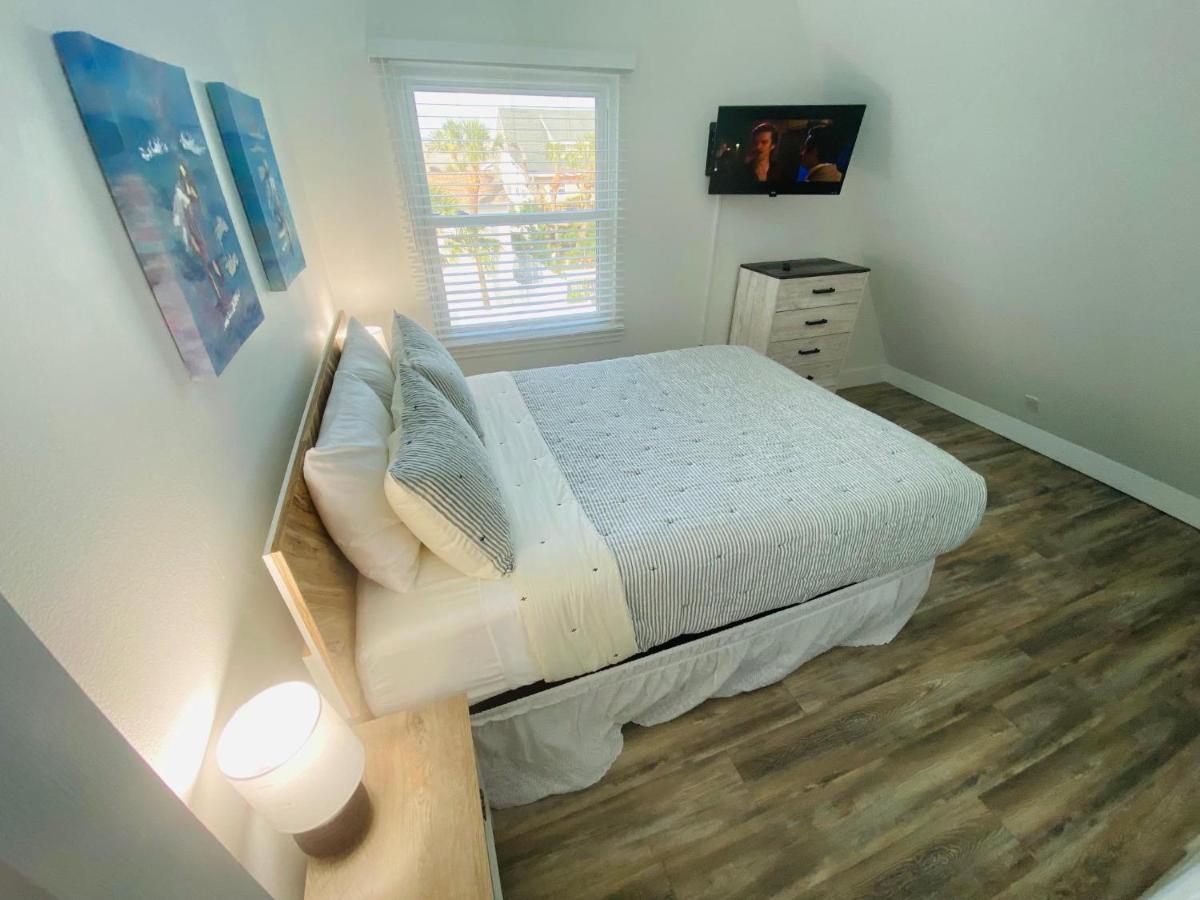Pass-a-grille St Pete 3-2 Wifi Parking Holiday home