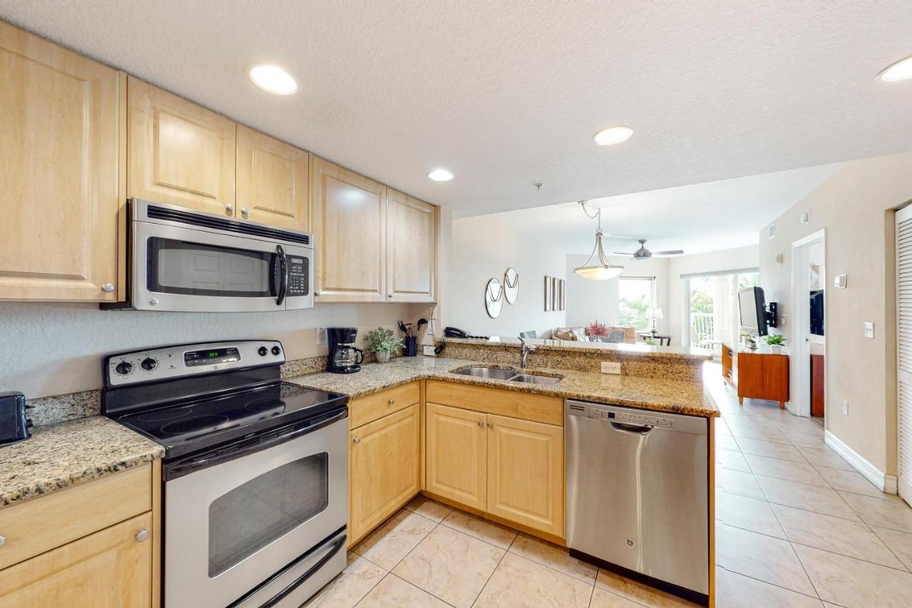 Crystal Palms 307