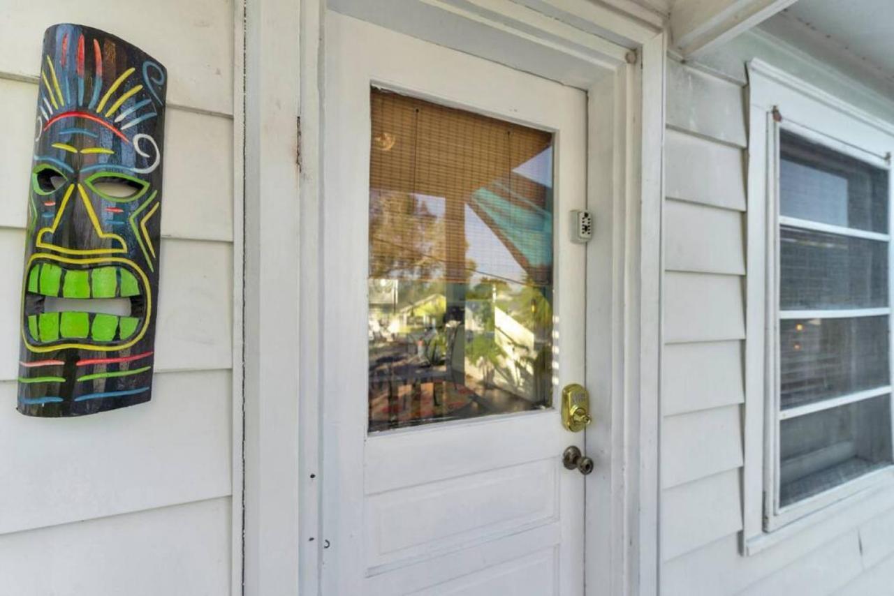 Apartment Tropical Island Retreat Walk To The