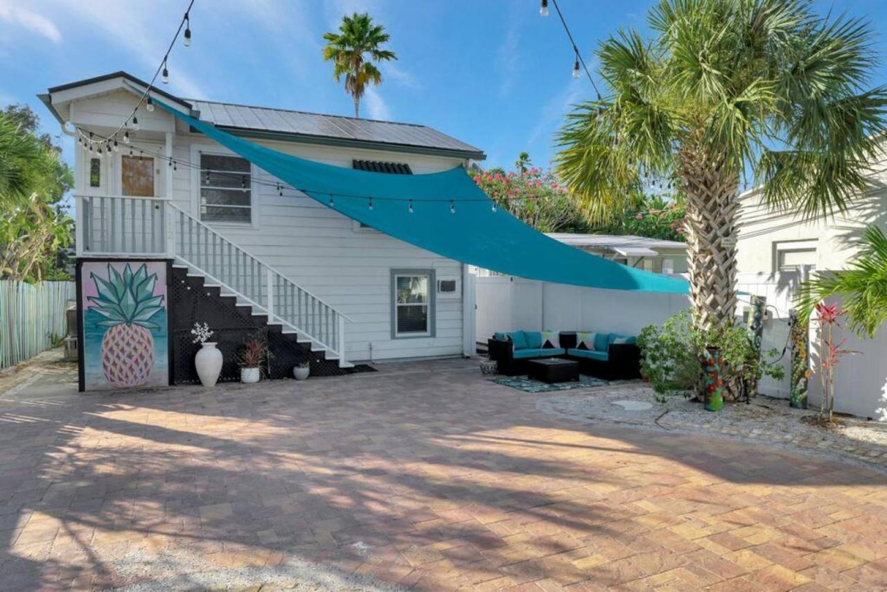Tropical Island Retreat Walk To The St. Pete Beach