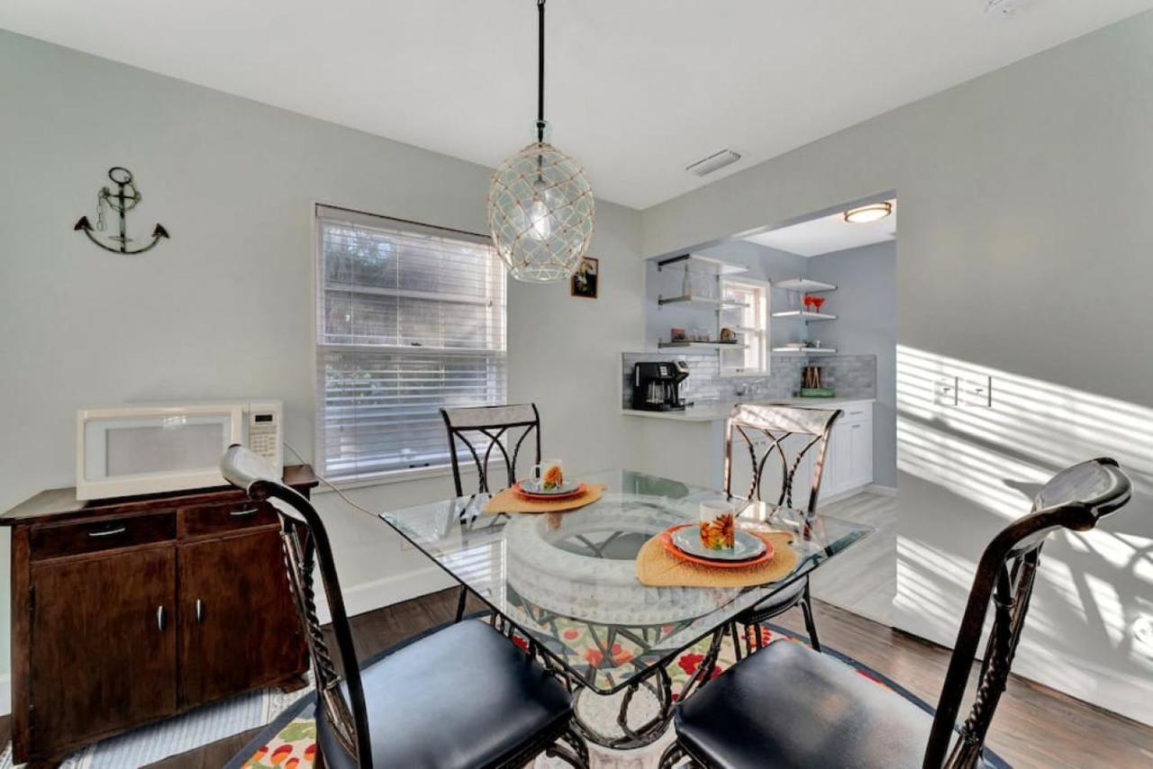 Apartment Tropical Island Retreat Walk To The