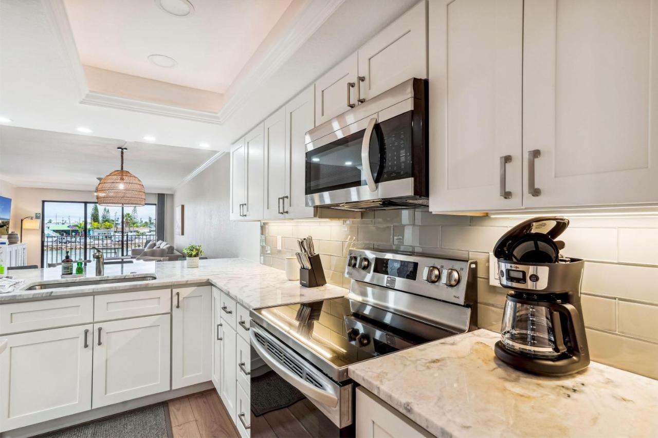 Land's End 4-204 Bay Front - Premier Holiday home