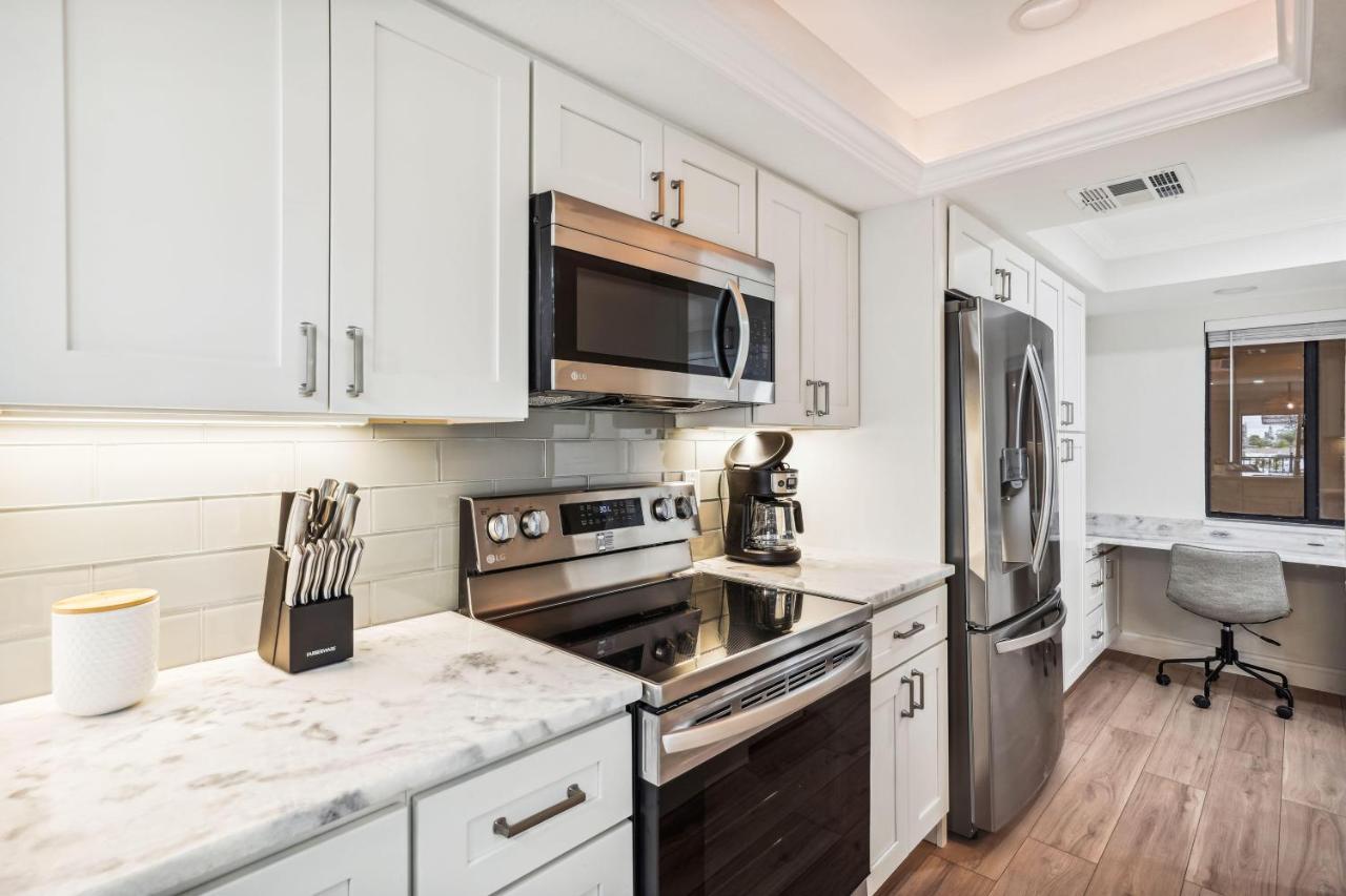 Land's End 4-204 Bay Front - Premier Holiday home