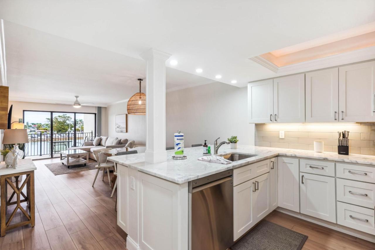 Land's End 4-204 Bay Front - Premier Holiday home