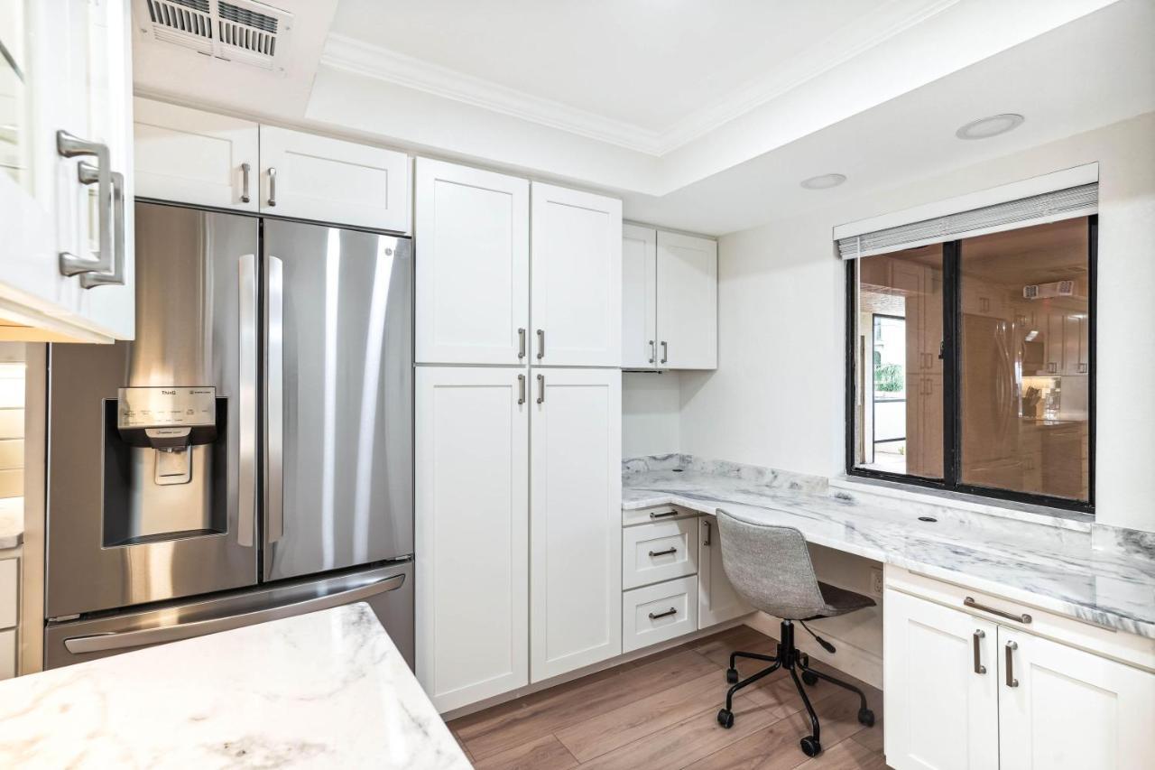 Land's End 4-204 Bay Front - Premier Holiday home *