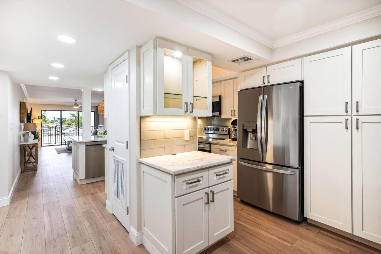 Land's End 4-204 Bay Front - Premier St. Pete Beach