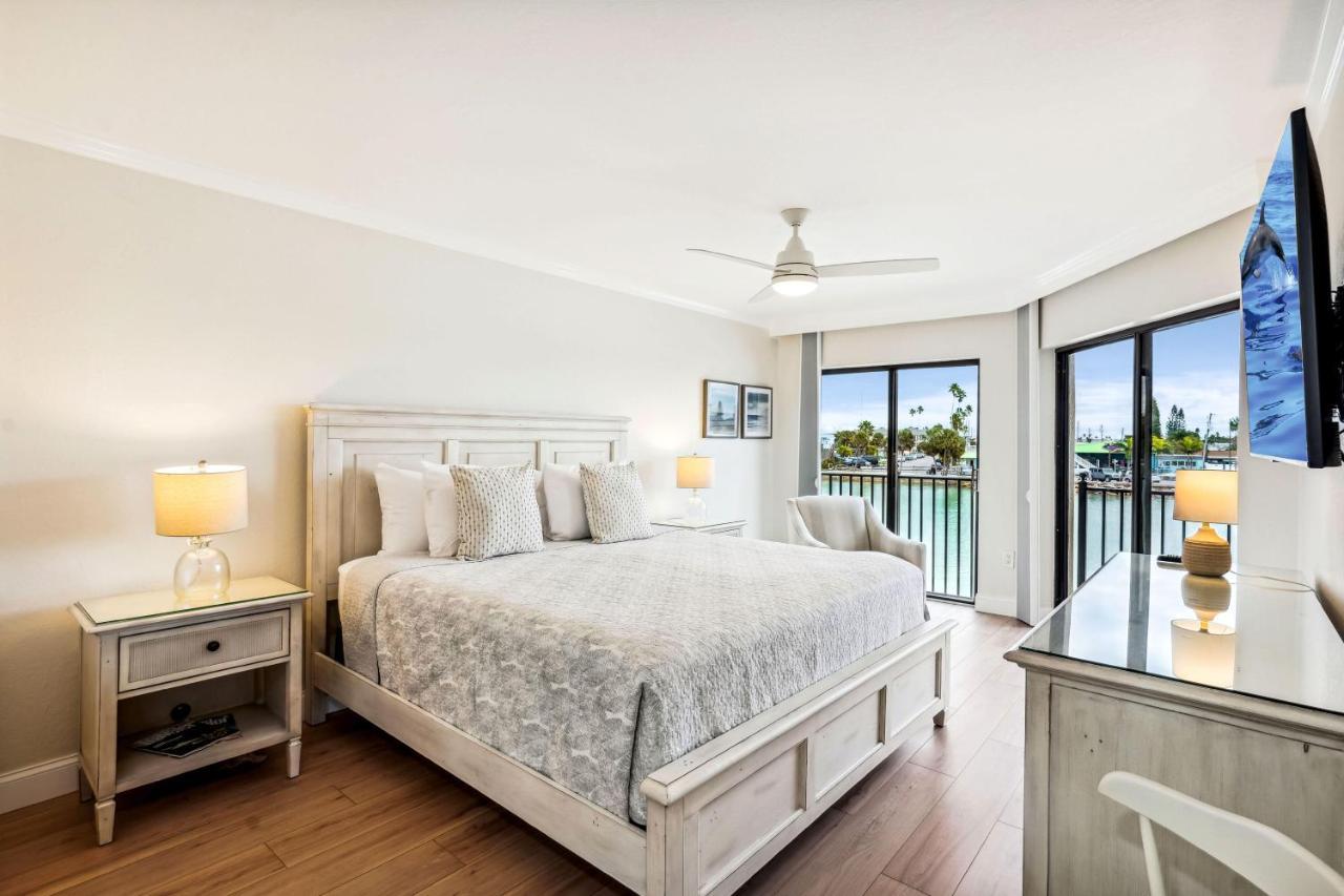 Land's End 4-204 Bay Front - Premier Holiday home
