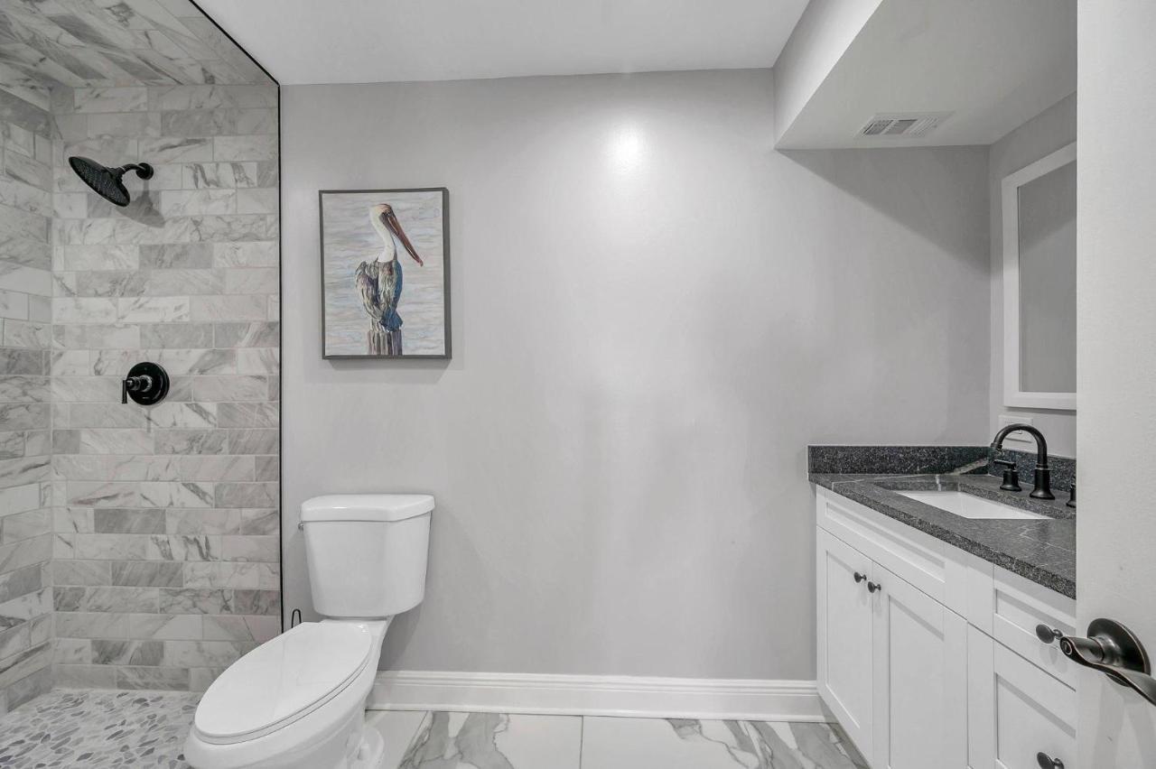 Breathtaking 2-bed 2-bath W- Full Gulf Views Sb306