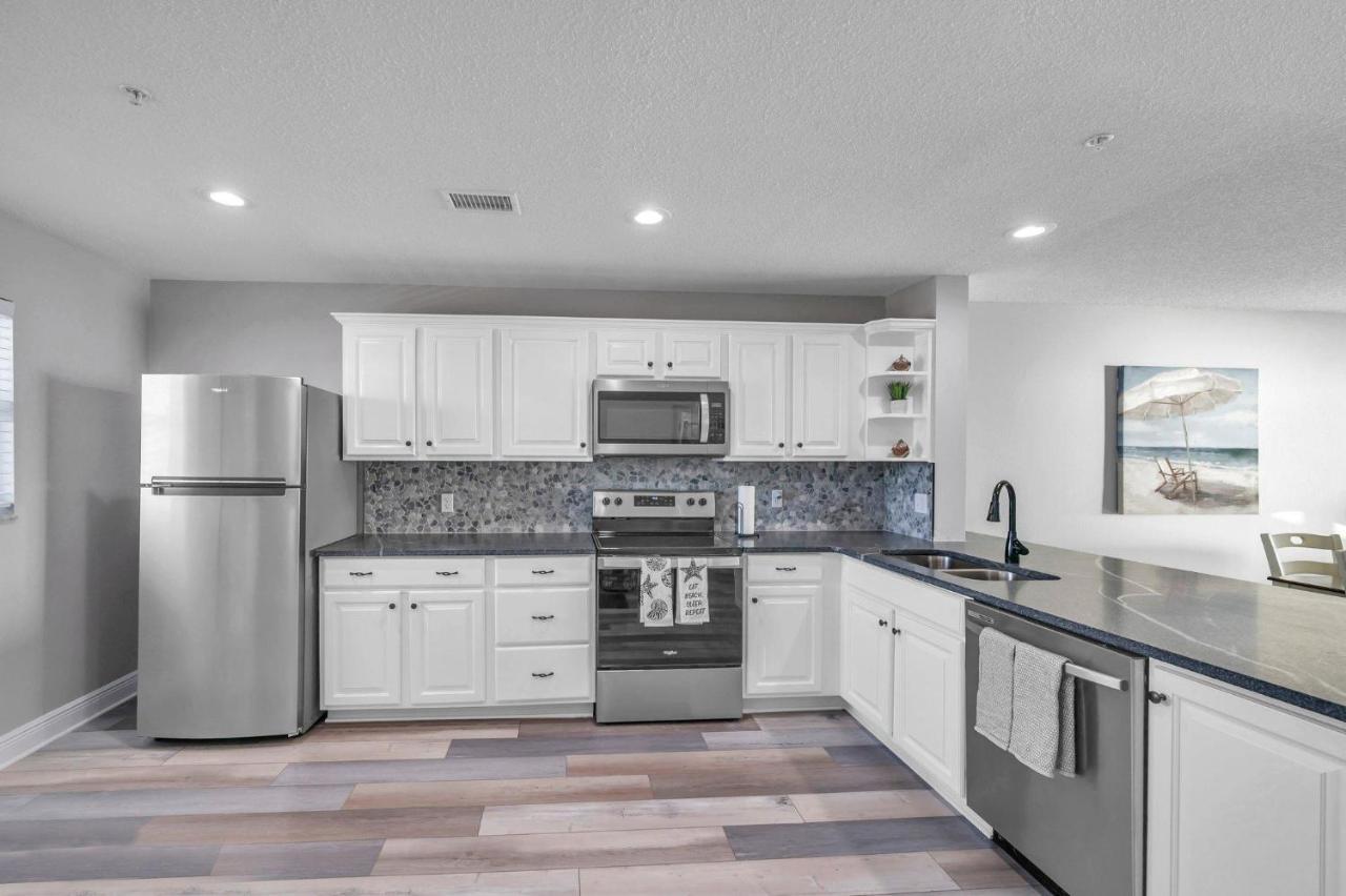 Breathtaking 2-bed 2-bath W- Full Gulf Views Sb306 Apartment St. Pete Beach