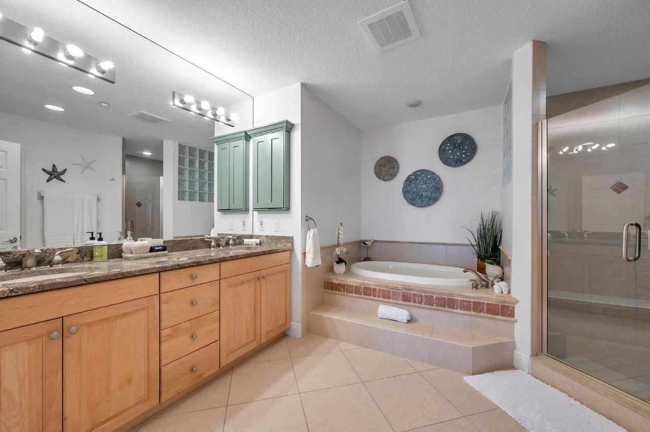 3 Bed 3 Bath Waterfront In Gated Community