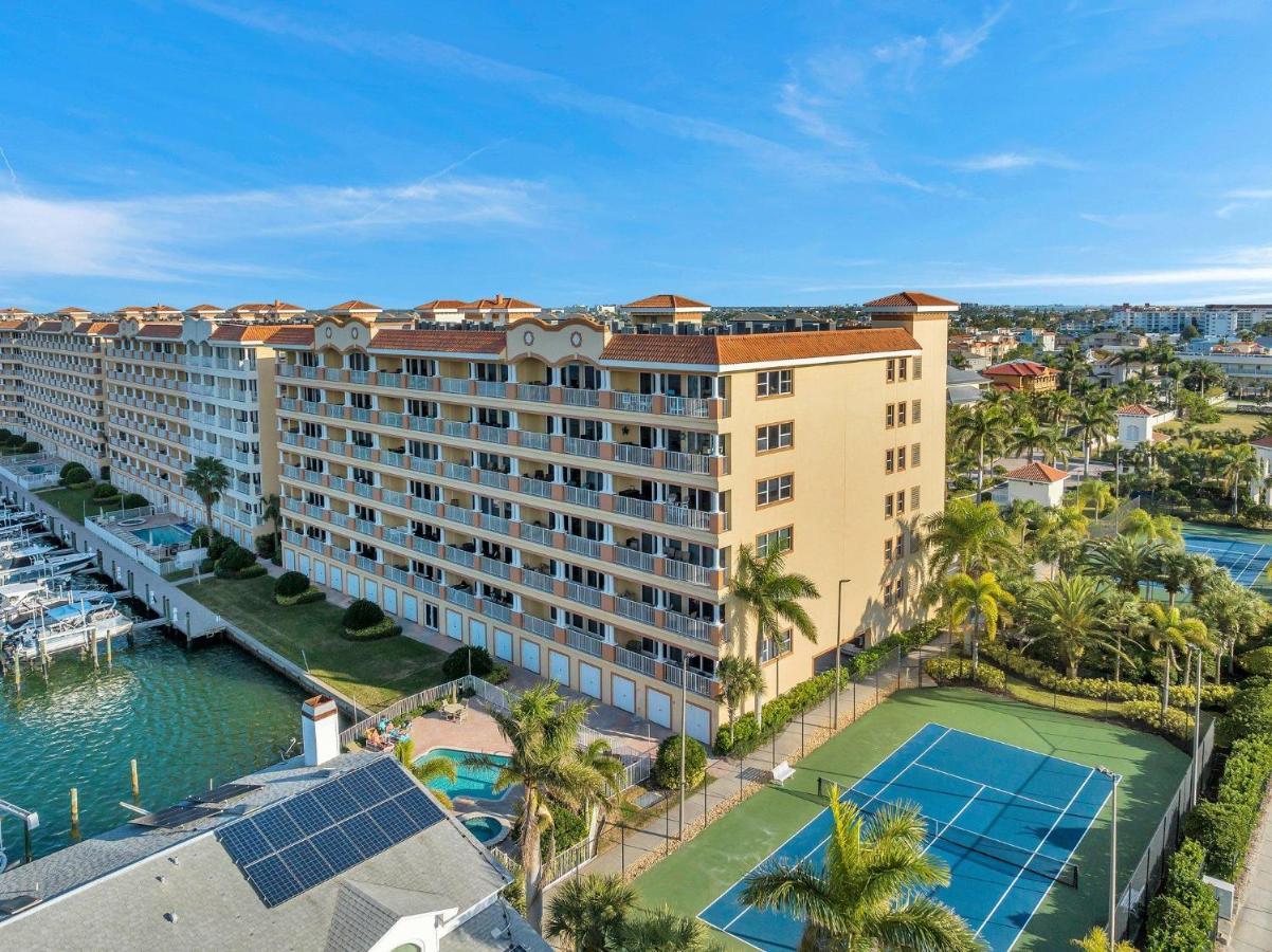 Apartment 3 Bed 3 Bath Waterfront In Gated Community