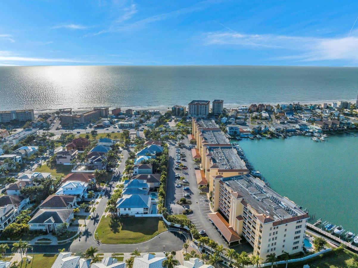 3 Bed 3 Bath Waterfront In Gated Community *