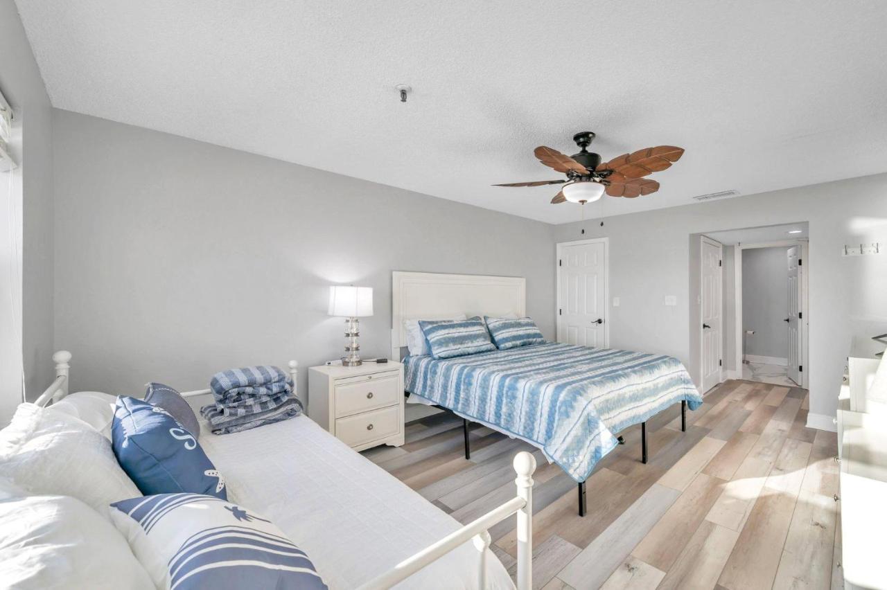 Breathtaking 2-bed 2-bath W- Full Gulf Views Sb306 * St. Pete Beach