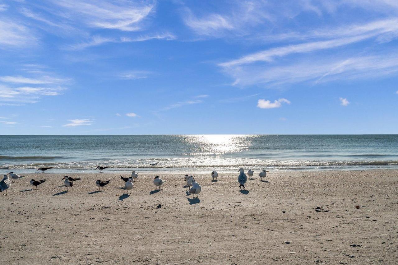 Apartment Breathtaking 2-bed 2-bath W- Full Gulf Views Sb306