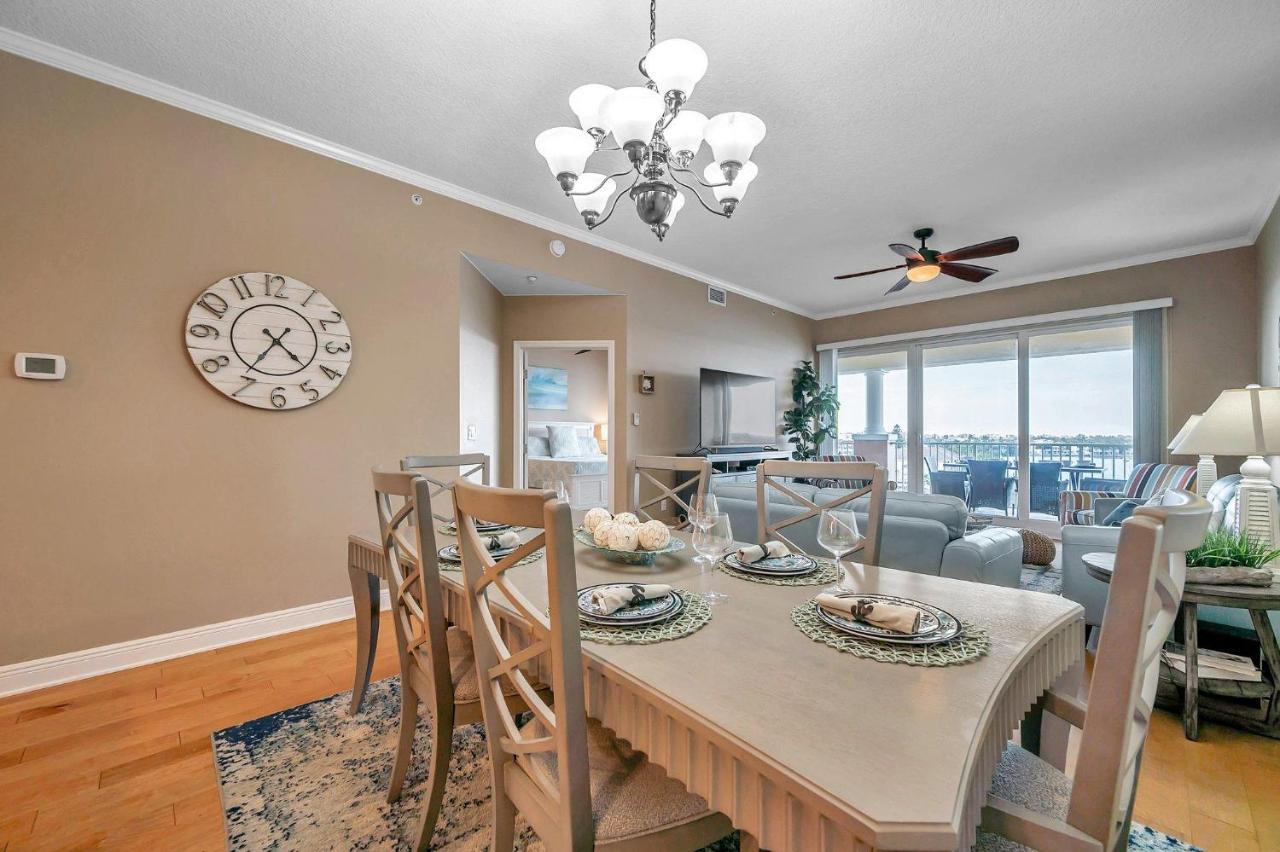 Apartment 3 Bed 3 Bath Waterfront In Gated Community