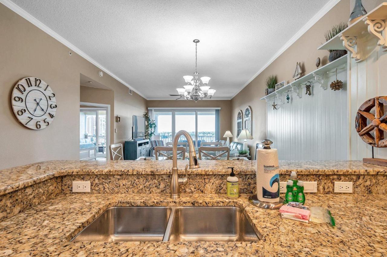 Apartment 3 Bed 3 Bath Waterfront In Gated Community *