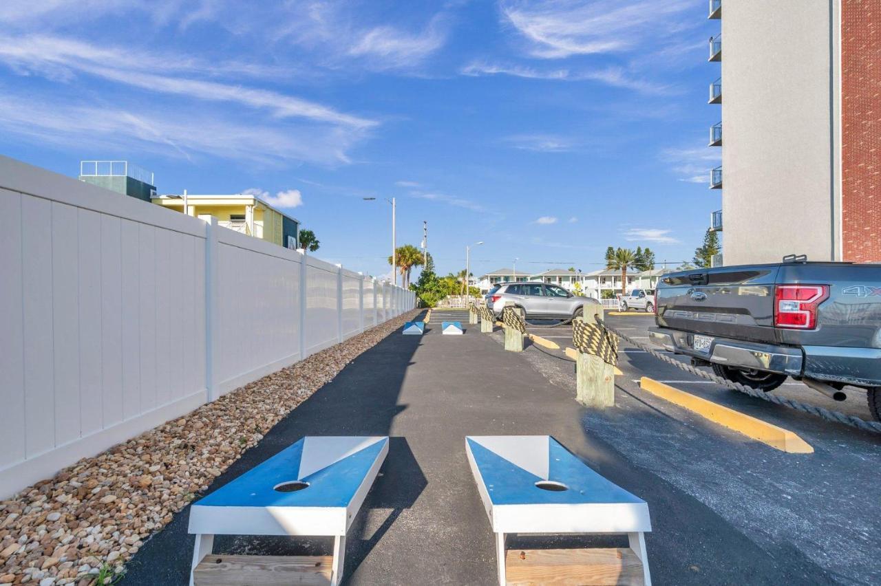 Breathtaking 2-bed 2-bath W- Full Gulf Views Sb306