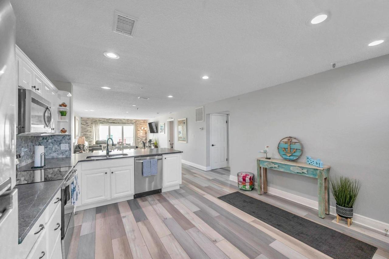 Apartment Breathtaking 2-bed 2-bath W- Full Gulf Views Sb306 *