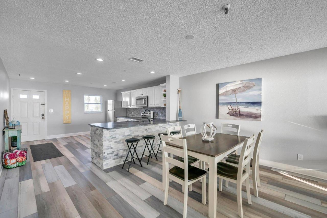 Apartment Breathtaking 2-bed 2-bath W- Full Gulf Views Sb306