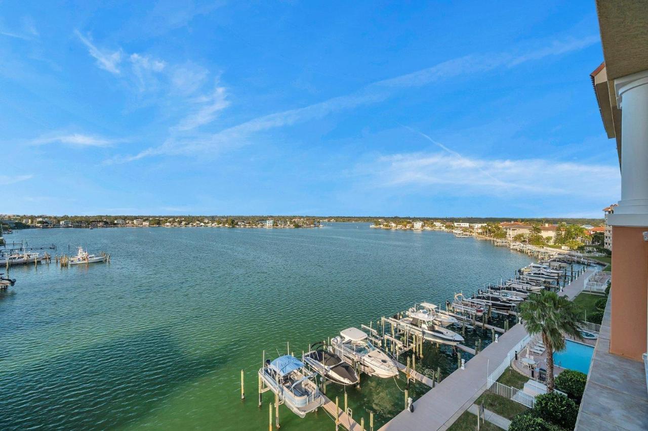 3 Bed 3 Bath Waterfront In Gated Community Apartment