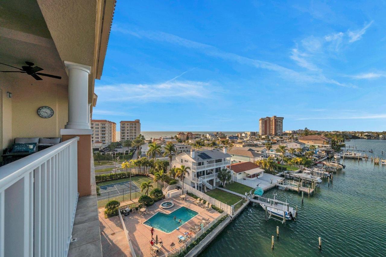 Apartment 3 Bed 3 Bath Waterfront In Gated Community