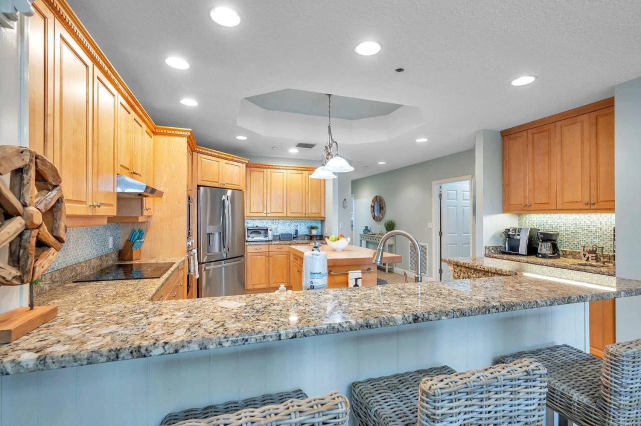 Apartment 3 Bed 3 Bath Waterfront In Gated Community St. Pete Beach