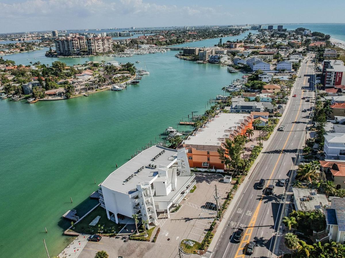 Oceana 301 East * St. Pete Beach