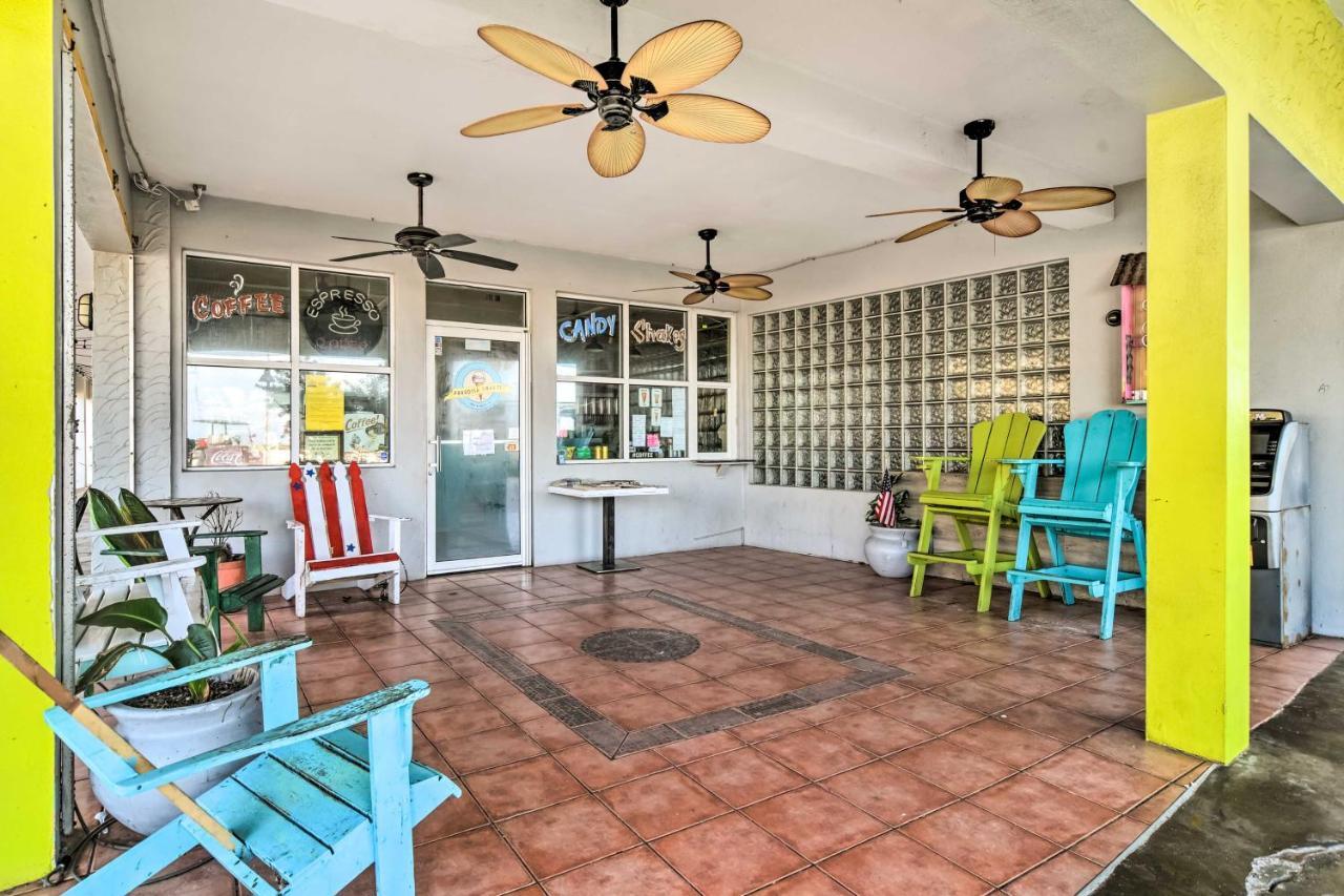 Idyllic Pass-a-grille - Walk To The Beach!