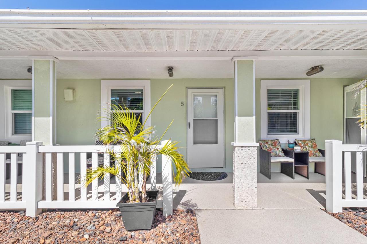 Park Shore Suites At Madeira Apartment