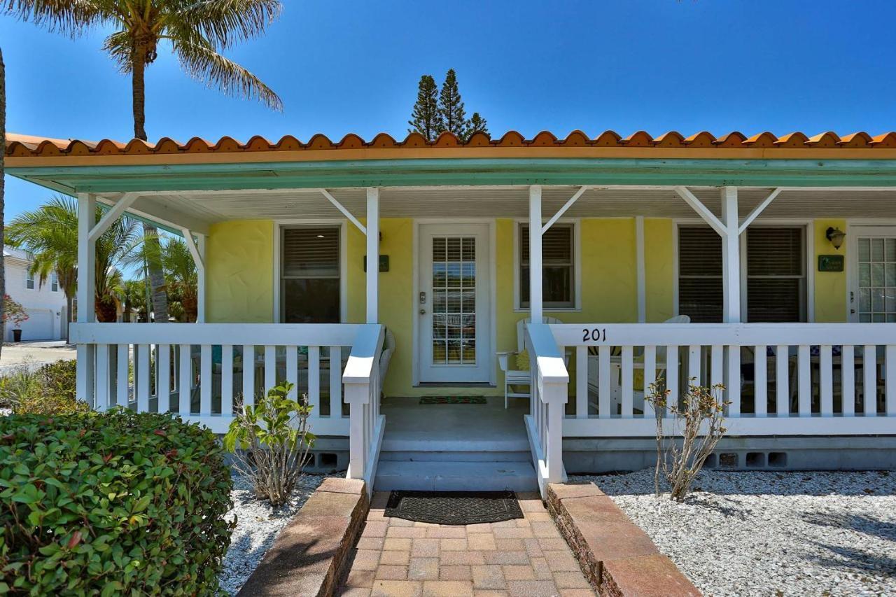 8 - Island Paradise - Tropic Sun Holiday home