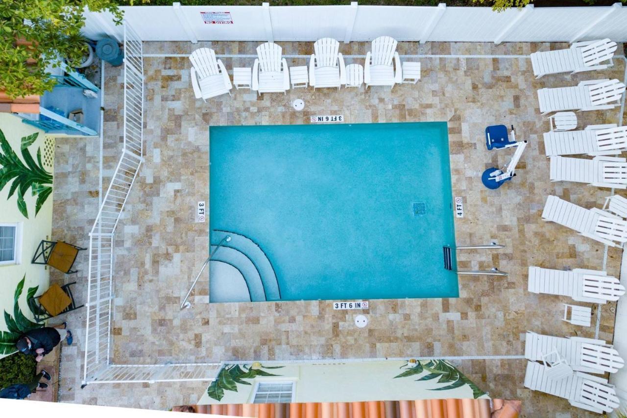 5 - Island Paradise - Sea Grape St. Pete Beach