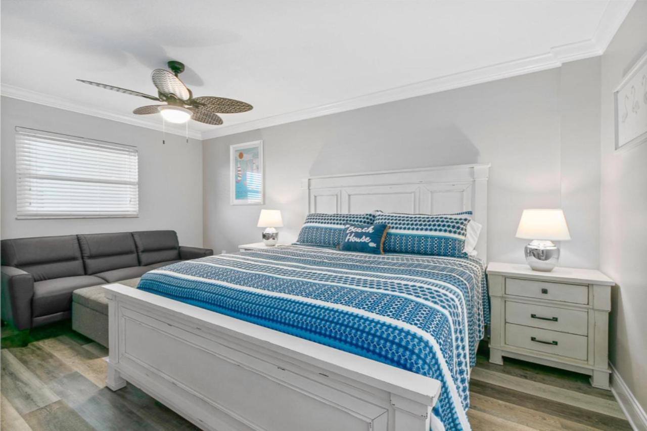 Gorgeous 3 Bedroom In The Perfect Locationseaoats302 St. Pete Beach